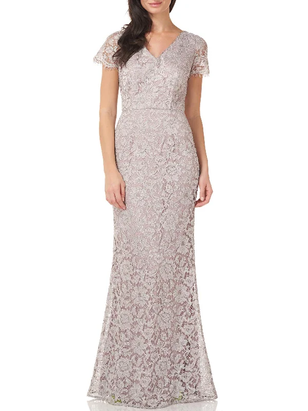 Halter Neck Women Dress to Show Off the Shoulders and Neckline Halter Neck Women Dress to Show Off the Shoulders and Neckline Womens Lace Metallic Evening Dress