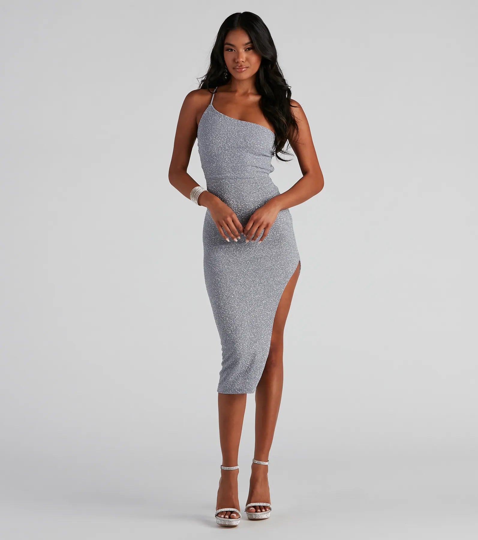Midi dresses with ruched bodices for a feminine and fitted feelBabe Got Back Glitter Midi Dress Midi dresses with ruched bodices for a feminine and fitted feelBabe Got Back Glitter Midi Dress