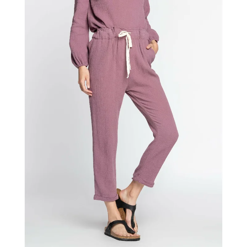 Women's pants for beach parties Straight - leg women jeans with a classic and timeless appeal Daysi Women's pants for beach parties Straight - leg women jeans with a classic and timeless appeal Daysi