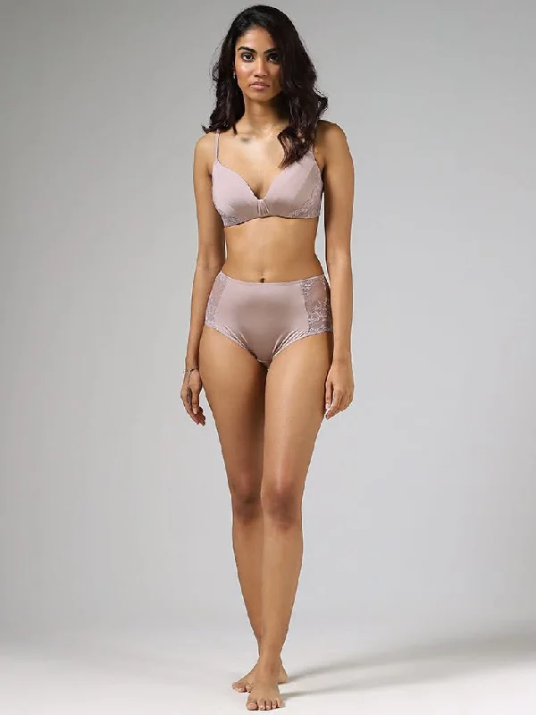 Women's matching top and pants set Mom jeans for a nostalgic and casual look Wunderlove Light Taupe Detailed Brief Women's matching top and pants set Mom jeans for a nostalgic and casual look Wunderlove Light Taupe Detailed Brief