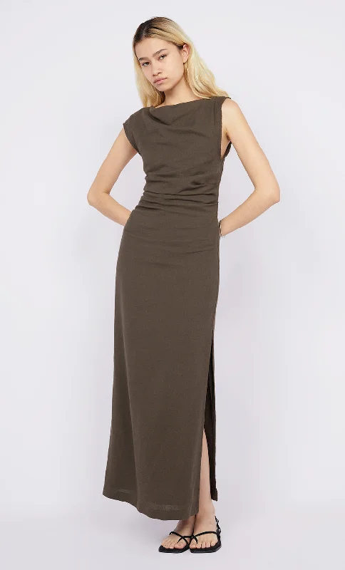 Maxi dresses with a gathered skirt for a voluminous and dramatic effectSTEFFI GATHER DRESS - TWIG Maxi dresses with a gathered skirt for a voluminous and dramatic effectSTEFFI GATHER DRESS - TWIG